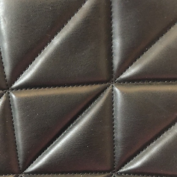 New Zara Black Quilted Zippered Tote - Picture 2 of 6